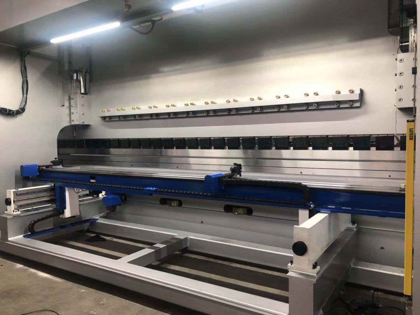 DELEM DA66T 6m 4 axis cnc controlled press brake  back gauge Yawei china factory