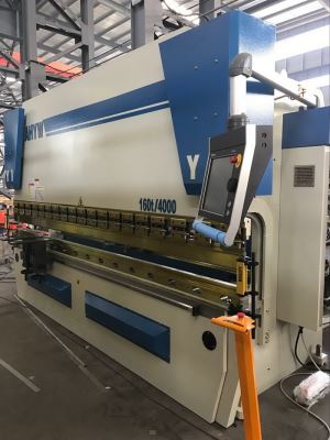 Frâne de presare CNC cu 6 axe 4M