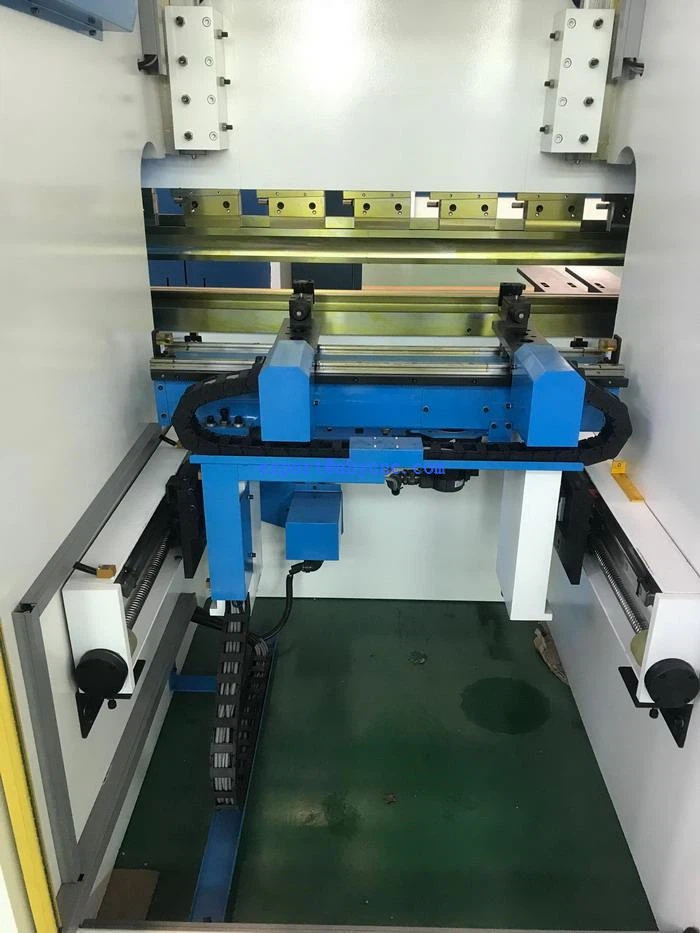 AHYW Yawei XRZ1Z2 4 axis cnc controlled auto metal bending machine back gauges